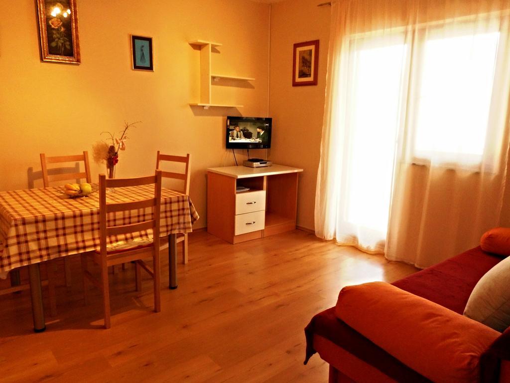 Apartmani Simic Starigrad Paklenica Exteriér fotografie