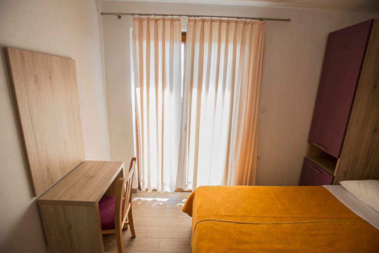 Apartmani Simic Starigrad Paklenica Exteriér fotografie